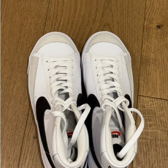 Nike Kids White and Black High-Top Sneakers - Picture 2 of 3